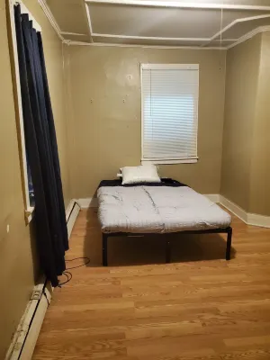 Charming 3-bedroom apartment with WiFi, AC in pleasant Waterville