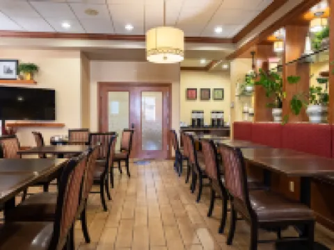 แฮมป์ตันอินน์ ริชฟิลด์ โรงแรมในริชฟิลด์