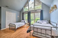 Cozy 3 Bedroom Cabin Fits up to 10 Guests!