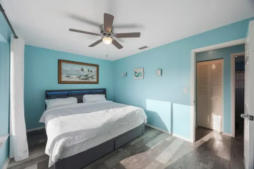 Charming 2-bedroom villa in Seminole with pool, WiFi and AC