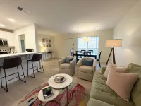 Perfectly located, newly renovated, charming 3 bedroom condo - 1 mi from campus