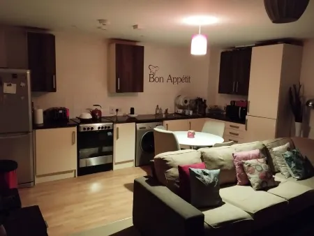 Cool in Daylight Отели в г. Эджвар