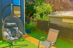 Charming 3-bedroom house with fitness room, WiFi in vibrant Auckland