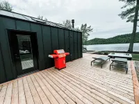 Nalu Retreat Lakeside Hotels in Goffs