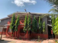 Friendly relaxing retreat in Weija near trendy Bojo and Kokrobite  Beach resorts