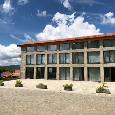 Hotel Quinta da Tulha by VimaHotels Отели рядом с достопримечательностью «Замок Гимарайнш»