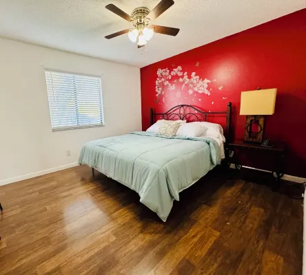 3-bedroom house in phenomenal Orlando with WiFi, AC,Jacuzzi and Billiards Table