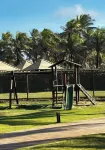Beachfront · 2-bedroom apartment with pool, Wi-Fi, and garage in Vilas do Atlântico