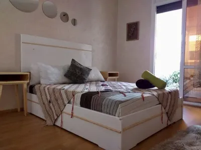 [charming apartment] oceanfront marina bay Hotels in Bni Makada