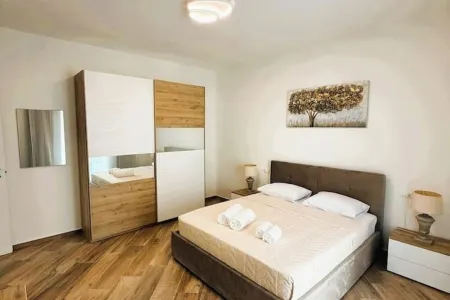 x1f3e1; Villa Priscila - Stylish Stay 200m from the beach