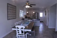 4-bedroom 3 Bath house with Master suite in charming Ortley Beach with Wi Fi, AC