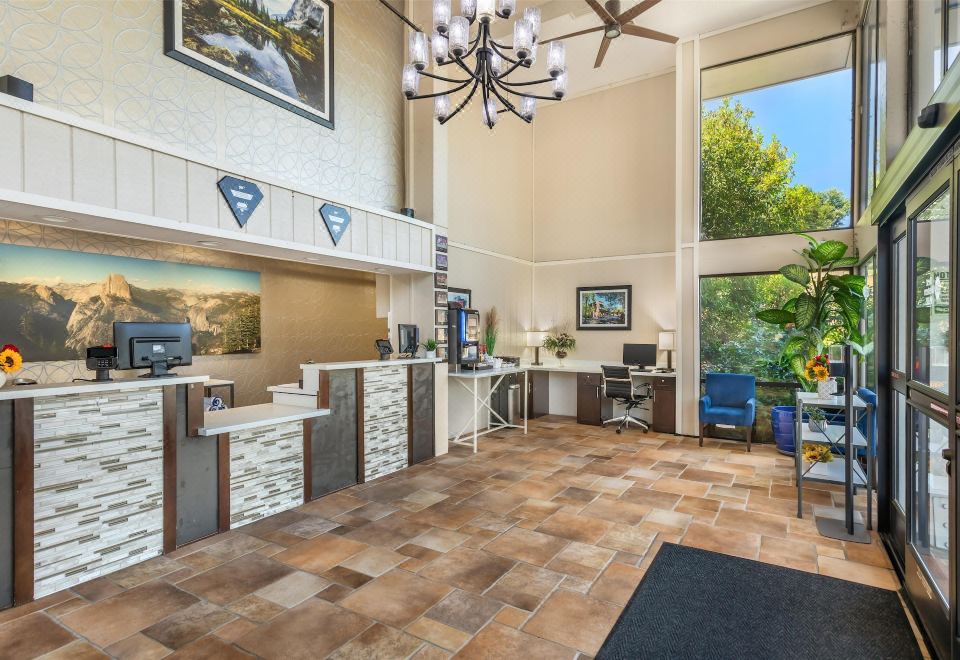 Best Western Plus Sonora Oaks Hotel and Conference CenterOver view