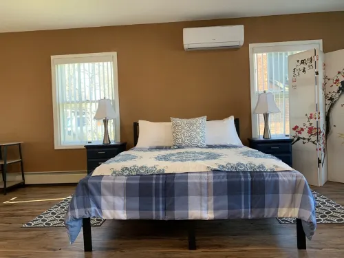 Close to Wineries Brewery Restaurants Ski Historical HikingTrails Hudson River