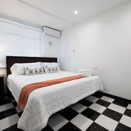 Deymar Front Beach House