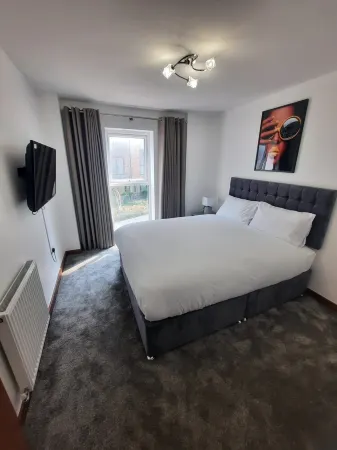 Cosy 2 Bedroom Apartments with Balcony by train station and town centre. Отели в г. Дартфорд