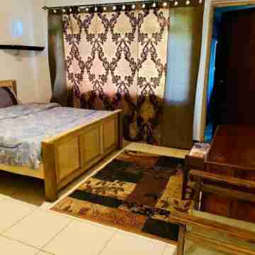 Bring the whole family to this great place with lots of room for fun. Rooms