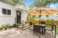 Hapeville Hideaway • 5 Min to ATL • Perfect for Layovers, Crews & Biz Travel Hotels in Hapeville