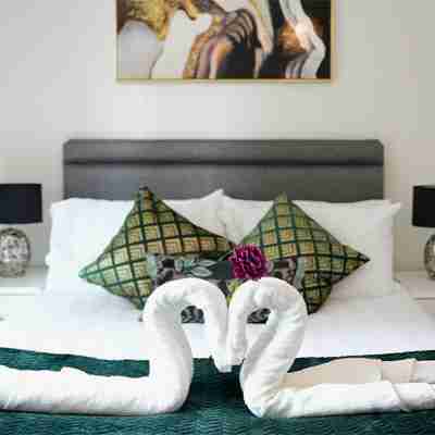 Stylish Apartment City Centre with Gym, In The Heart Of Broad Street! Rooms