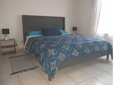 Modern 2 bedroom apartment 5 min from the mall Hotels near Terra Nova Seedlings