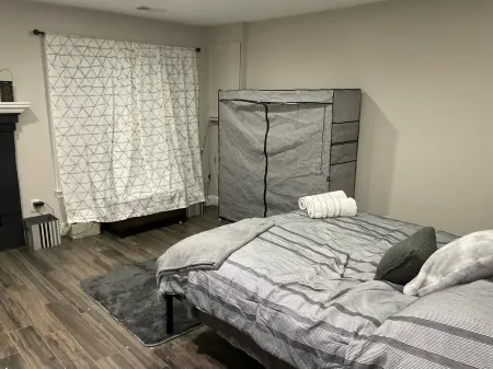 Charming 2-bed apartment in lovely Oakton - a few miles from many universities! Отели в г. Октон