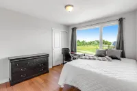 Perfectly Between Boulder - Estes Park! Modern 5-Bedroom House Hotels near Rabbit Mountain Open Space