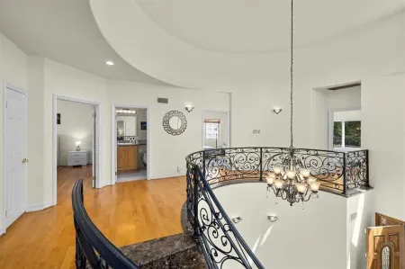 GORGEOUS VILLA IN SHERMAN OAKS PRIVATE LOCATION Отели в г. Шерман-Окс