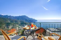 Between sky and sea, comfortable one-bedroom apartment with enchanting view in Ravello Hotels in Ravello