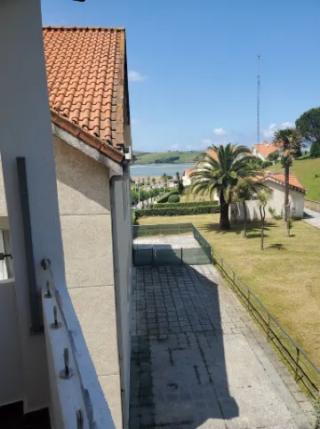 Cozy, very comfortable, very close to the beach.