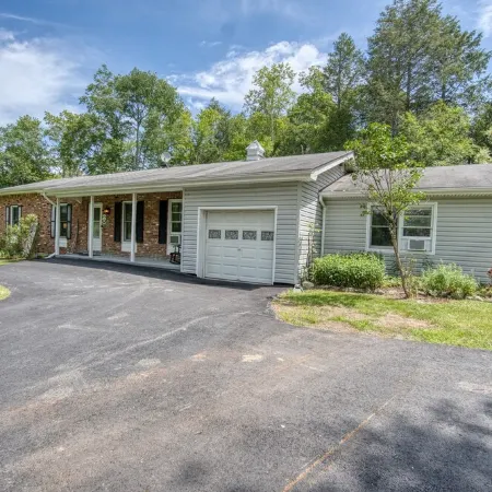 Catskills Getaway: 3BR Retreat w/ Media Room, Near Casino, Bethel Woods & More!
