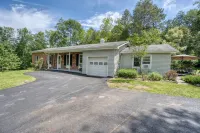 Catskills Getaway: 3BR Retreat w/ Media Room, Near Casino, Bethel Woods & More!