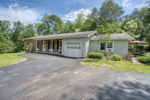 Catskills Getaway: 3BR Retreat w/ Media Room, Near Casino, Bethel Woods & More!