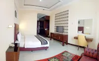 Grand City Batu Hotel Отели в г. Batu Sub-District