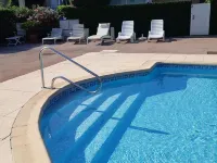 House with swimming pool in a village between Cannes and Grasse on the mimosa road Hotels in Pégomas