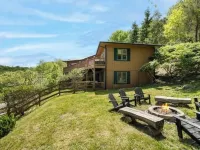 Sunrise Views + Hot Tub + Fire Pit - Near Hawksnest Hotels in Seven Devils