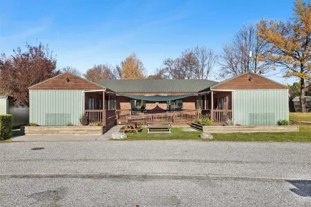 Hampshire Holiday Parks - Arrowtown Отели рядом с достопримечательностью «AJ Hackett - Kawarau Bridge Bungy Centre»