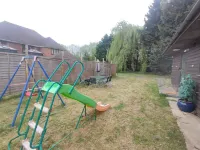 Thorpe Park Lodge | Ground Floor Detached + 2 Free Gated Parking Spaces Hotels in Egham