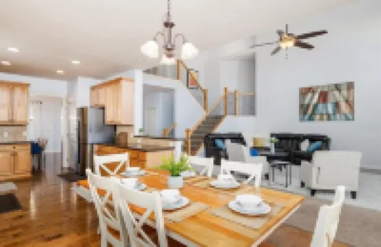 Spacious 4-bedroom house in awesome Pickerington with fitness room, WiFi Hotels in Violet Township