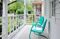 Charming 2-bedroom house in delightful Georgetown with AC, WiFi