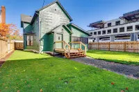 Walk to Independence Theatre: Dtwn Retreat!