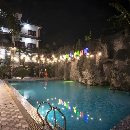 Grand Valonia Hotel Cafe & Park Jember