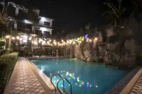 Grand Valonia Hotel Cafe & Park Jember - Pools