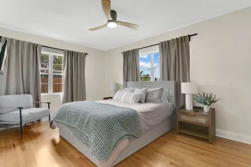 Modern Poolside Bungalow in the Heart of Orlando Hotels in Pine Castle