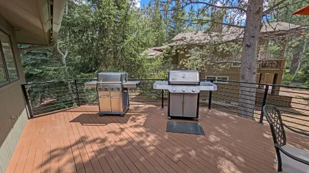 Hot Tub and Recreation Passes with Golf Course View - Stunning Retreat