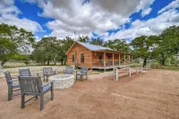 Cozy Cabin Firepit and Grill & 10 Mins to Main St Hotels in Gillespie County