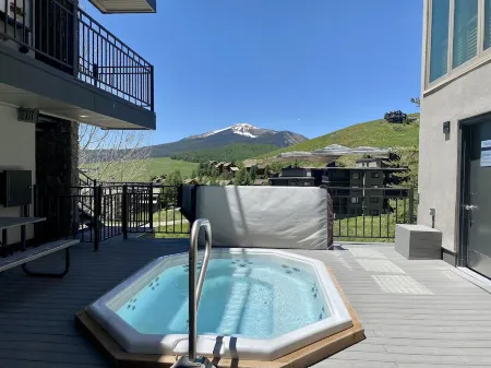 The Gateway Paradise! 2 Bedroom You Want to Ski-in/Ski-Out the Gateway Paradise! Отели в г. Маунт Крестед Бьютт