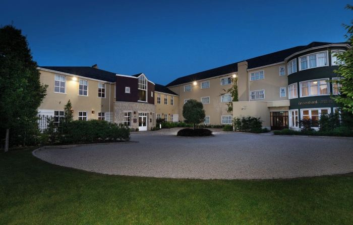 Seven Oaks Hotel