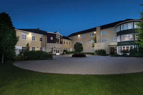 Seven Oaks Hotel