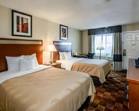 雷丁I-5附近凱藝酒店 雷丁酒店