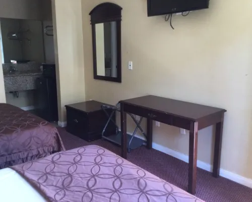 Carlton Motor lodge Hotels near Beverly Park