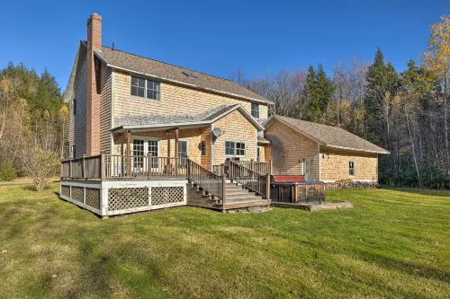 Private Home w/ Hot Tub Near Jay Peak Slopes - Wifi